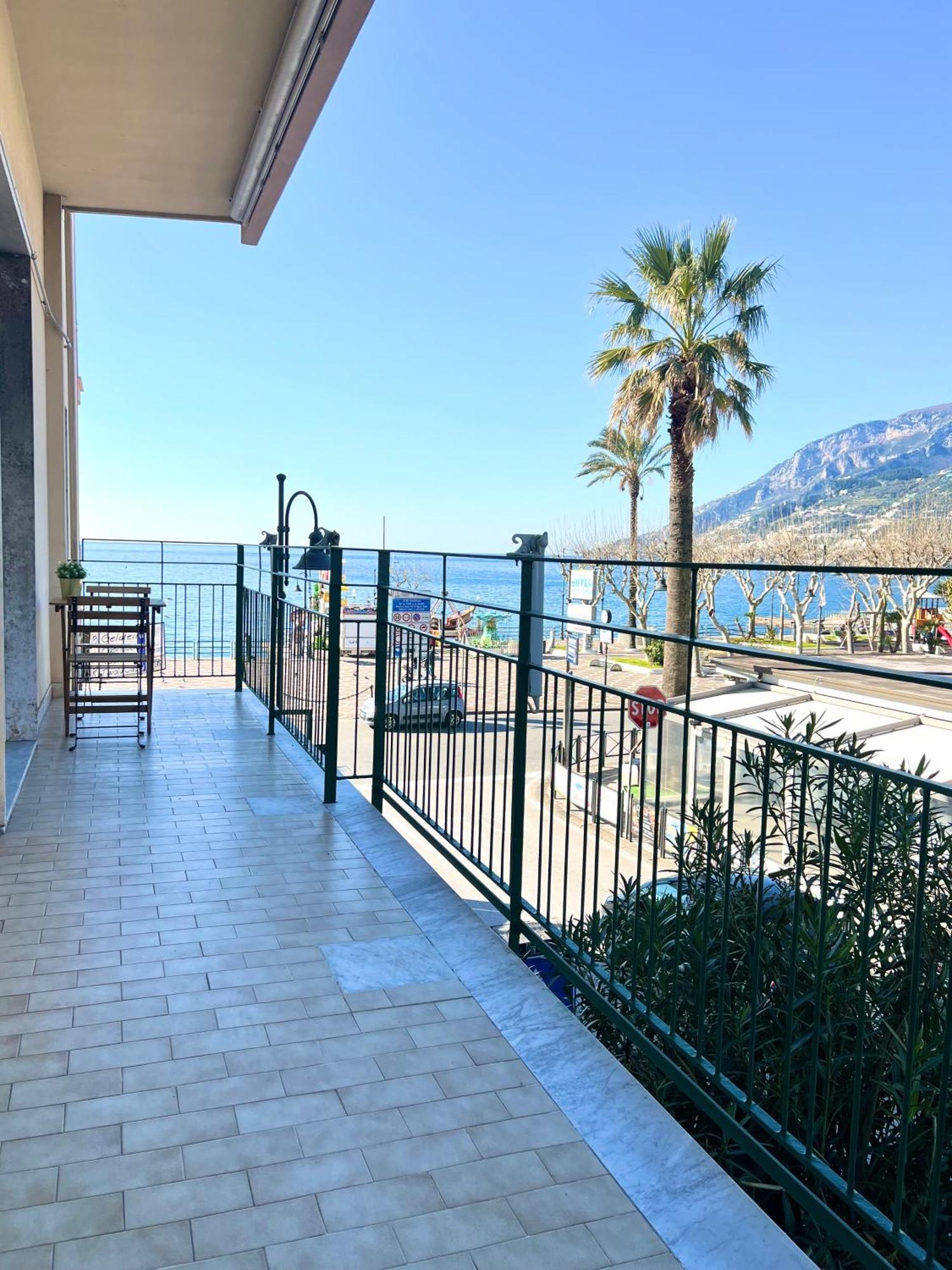 La Casa Lungo Il Mare Apartment Майори Екстериор снимка
