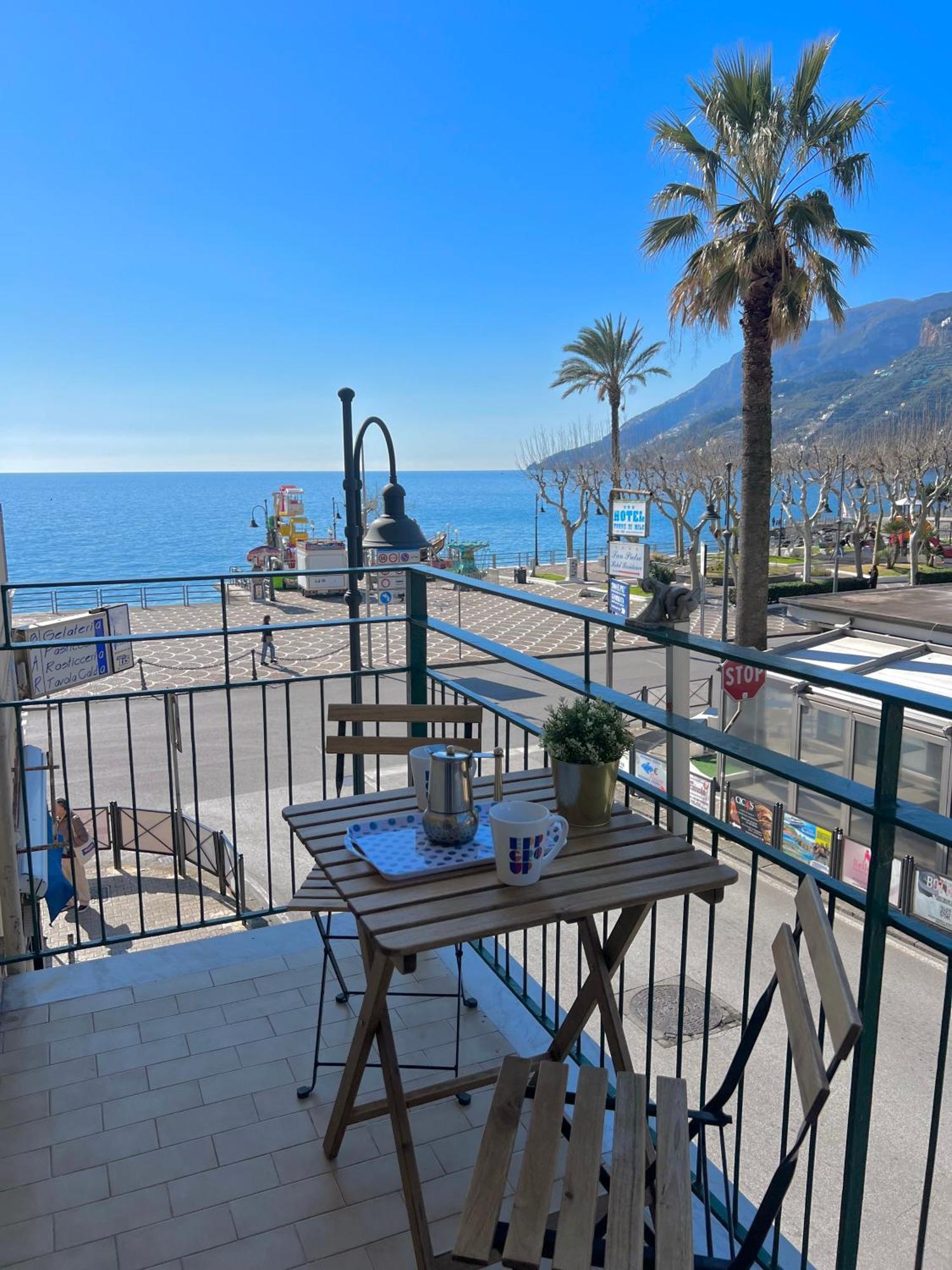 La Casa Lungo Il Mare Apartment Майори Екстериор снимка